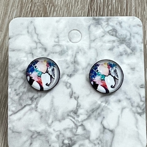Jewelry - Elephant Earrings ‼️NWOT‼️